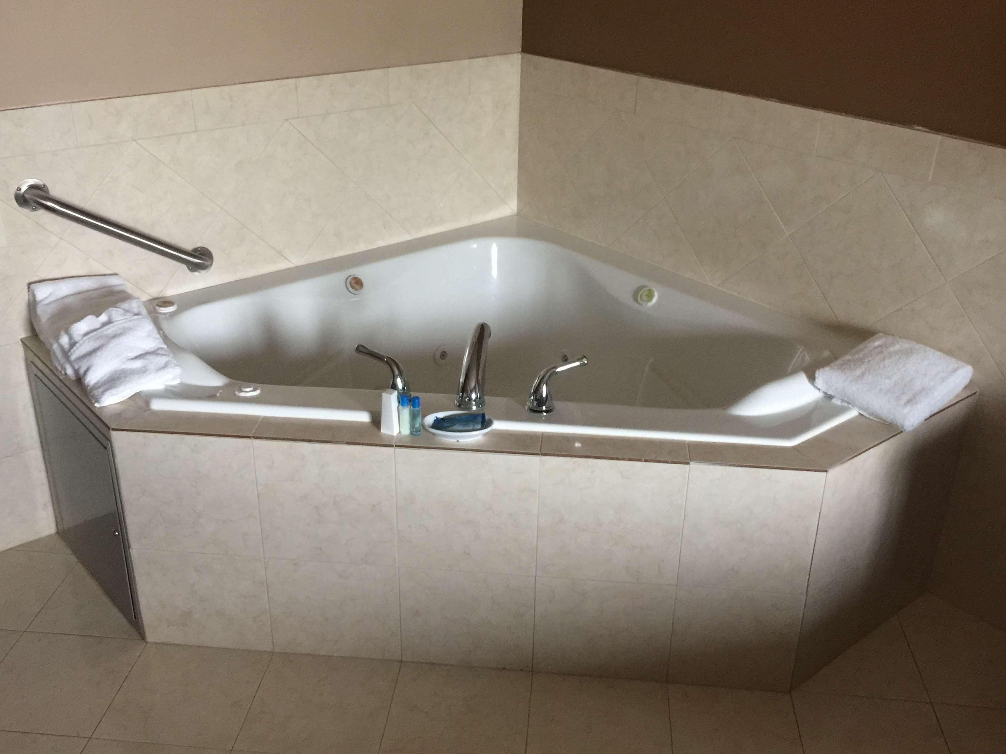 Best Western Red River Inn & Suites Такервілл Екстер'єр фото
